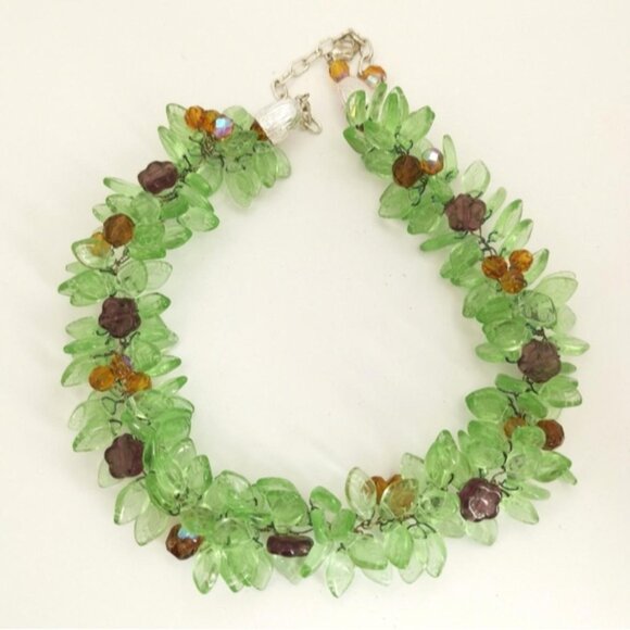 Vintage Mid Century Czech handmade glass bead flower and Green leaves necklace - Picture 2 of 7